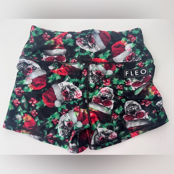 EUC FLEO Shorts - Picture 2 of 2